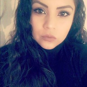 Meet your Posher, Edith